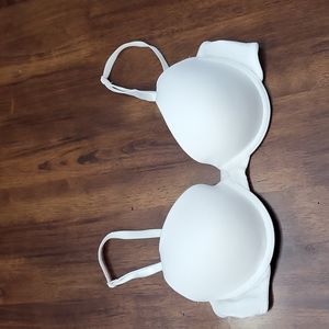34B White Maidenform Bra with straps that can unhook in back